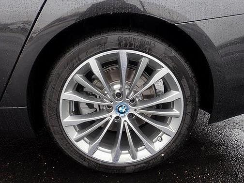 2023 BMW 5 Series 530e xDrive image 3