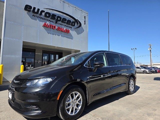 2022 Chrysler Voyager