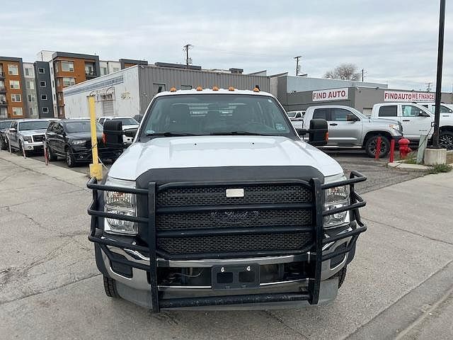 2013 Ford F-550 null image 3