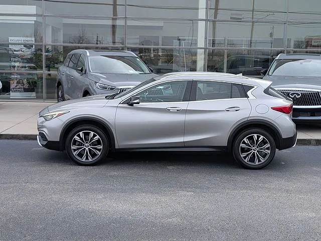 2017 Infiniti QX30
