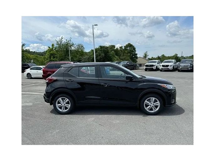 2025 Nissan Kicks