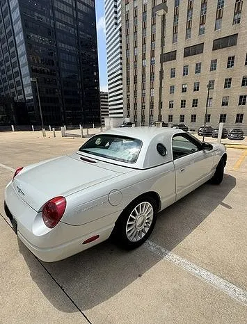 2005 Ford Thunderbird