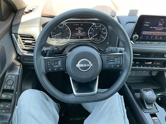 2023 Nissan Rogue SV photo 11