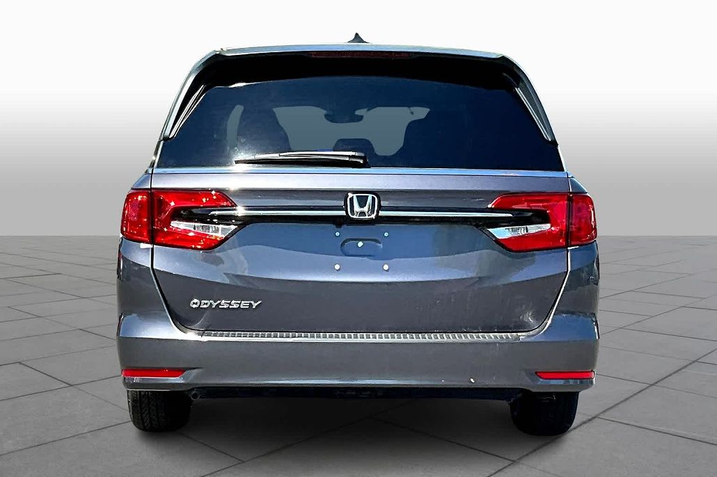 2024 Honda Odyssey EX image 3