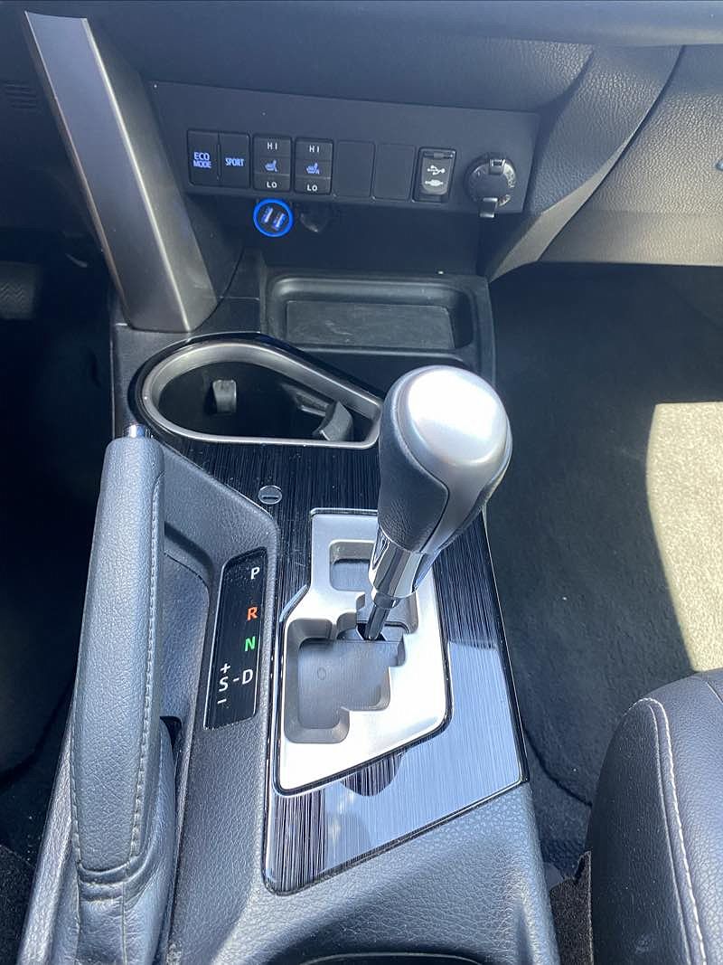 2018 Toyota RAV4 Limited Edition image 34