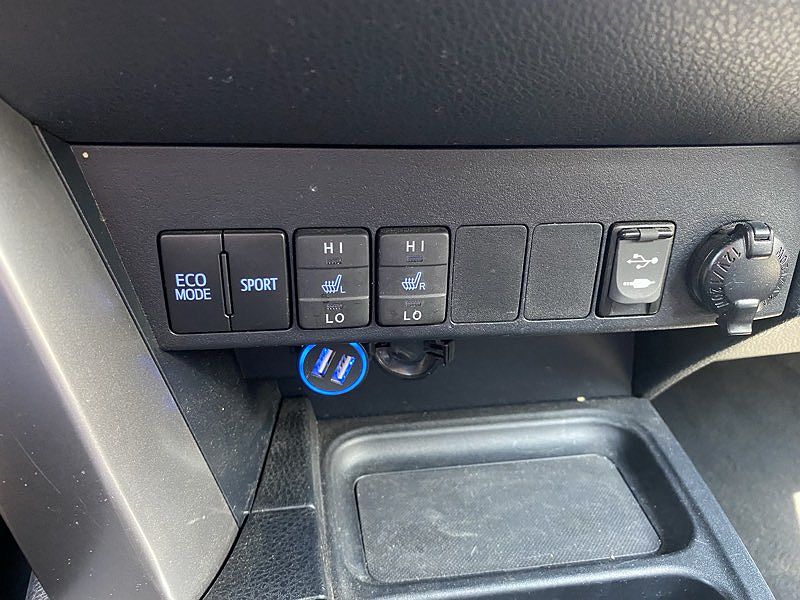 2018 Toyota RAV4 Limited Edition image 36
