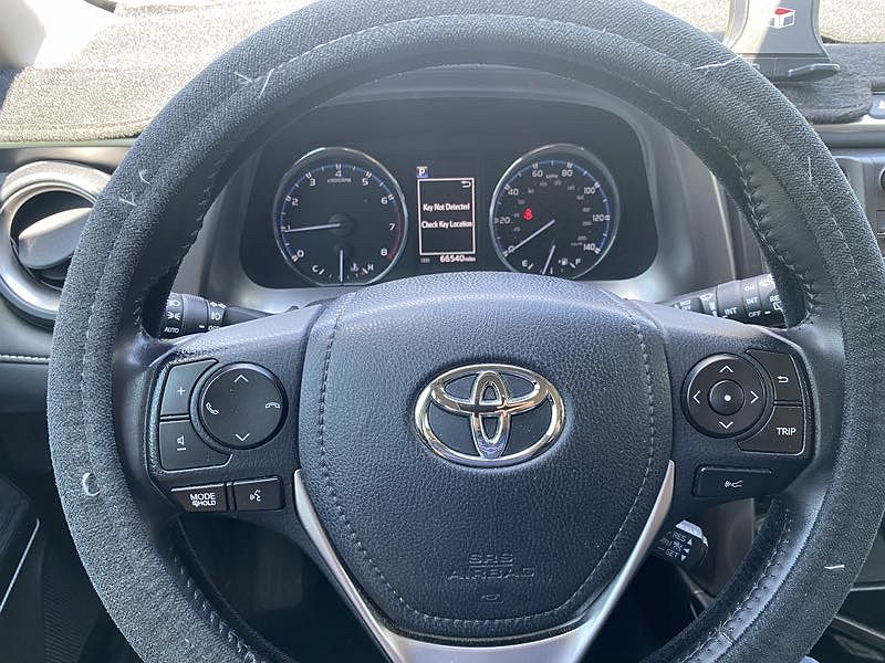 2018 Toyota RAV4 Limited Edition image 40