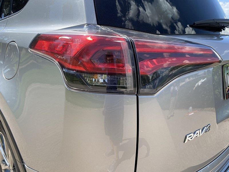 2018 Toyota RAV4 Limited Edition image 7