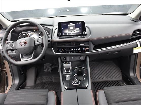 2025 Nissan Rogue photo 9