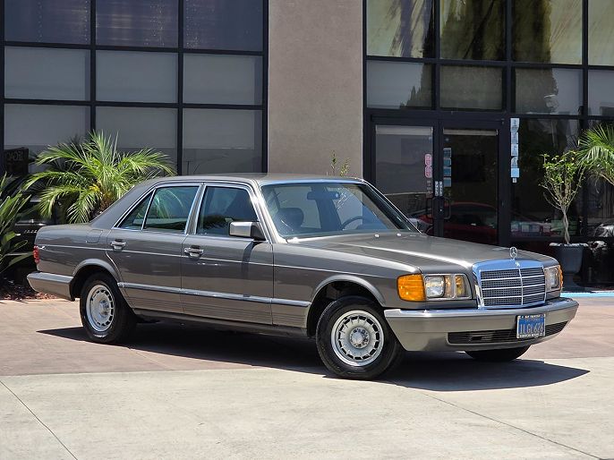 1984 Mercedes-Benz 300