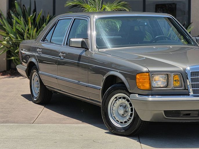 1984 Mercedes-Benz 300