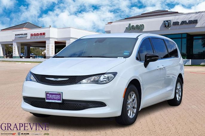 2025 Chrysler Voyager