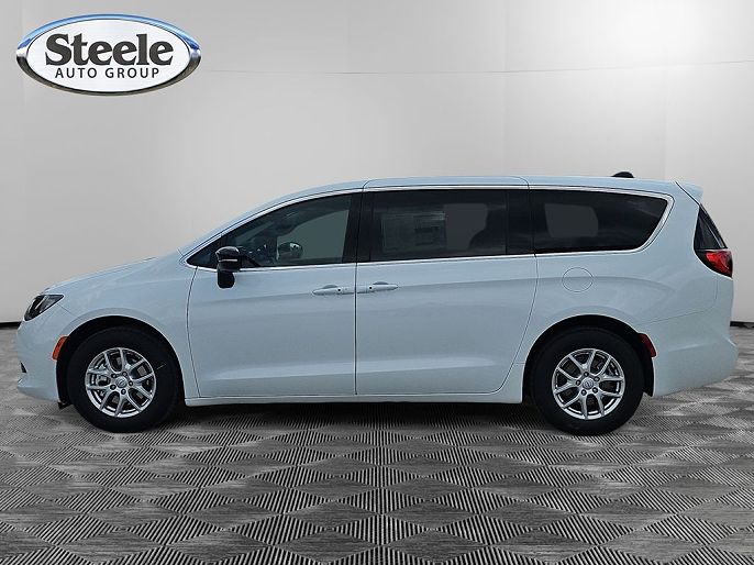 2025 Chrysler Voyager