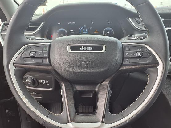 2023 Jeep Grand Cherokee Limited photo 3