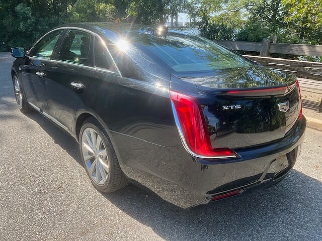 2018 Cadillac XTS Livery image 2
