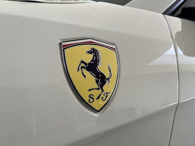 2018 Ferrari GTC4Lusso T image 15