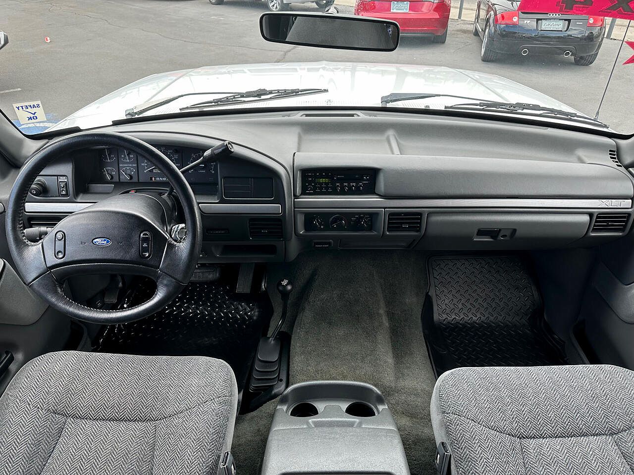 1993 Ford Bronco XLT image 16