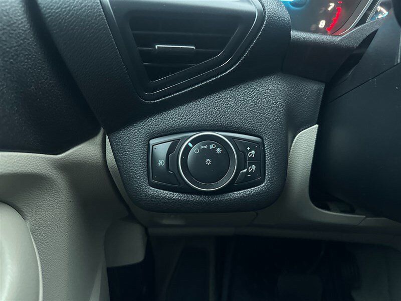 2015 Ford Escape SE image 24