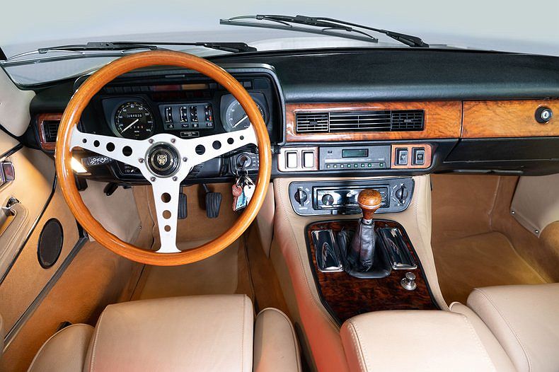 1984 Jaguar XJ XJS image 19