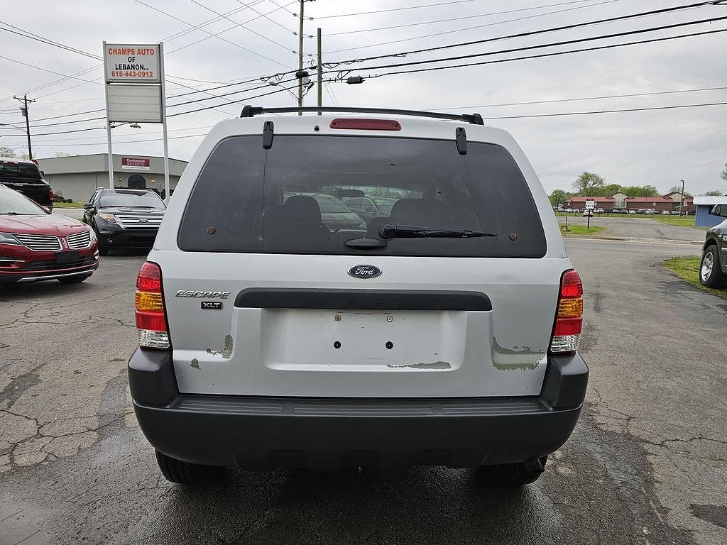 2003 Ford Escape XLT image 3