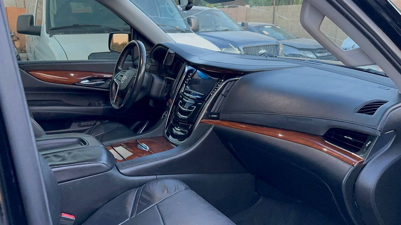 2015 Cadillac Escalade ESV image 4