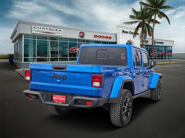 2025 Jeep Gladiator