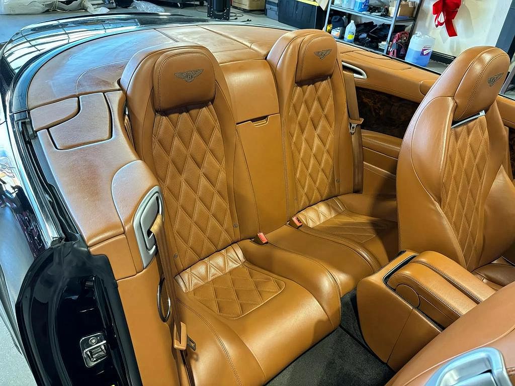2015 Bentley Continental GT image 22