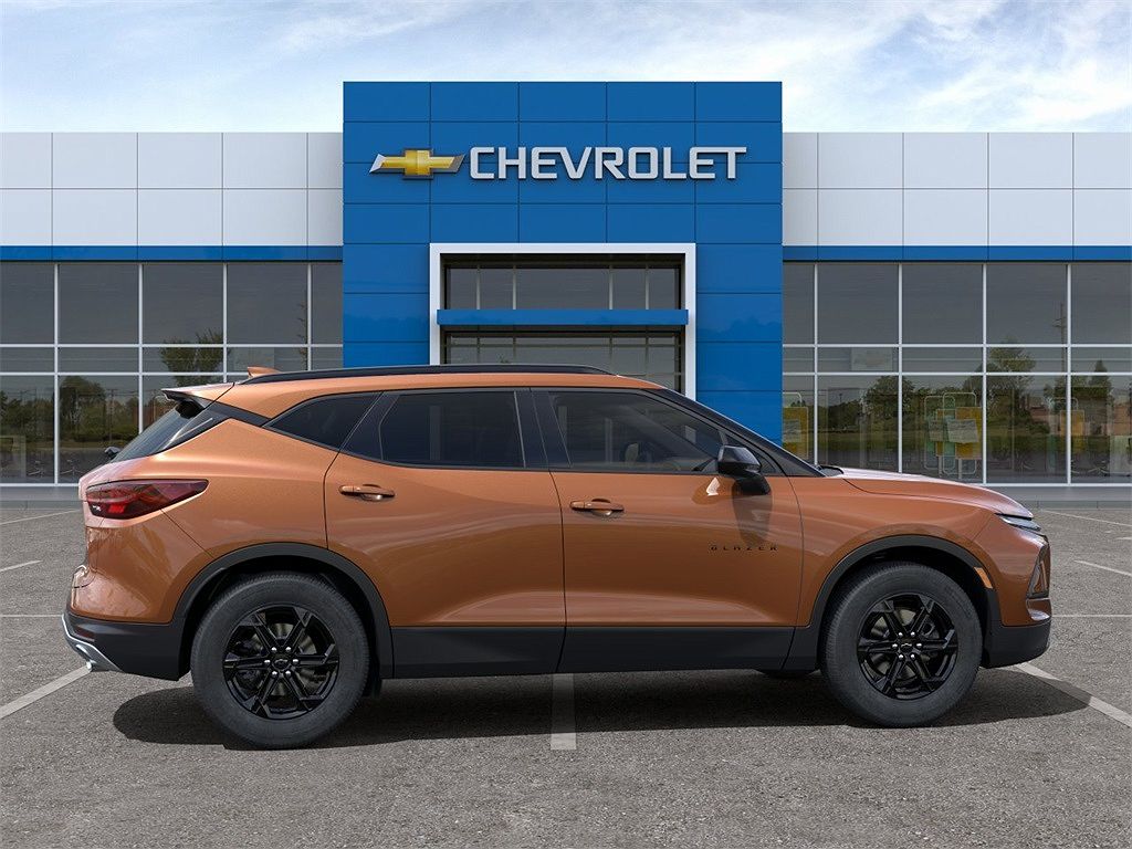 2024 Chevrolet Blazer LT image 4