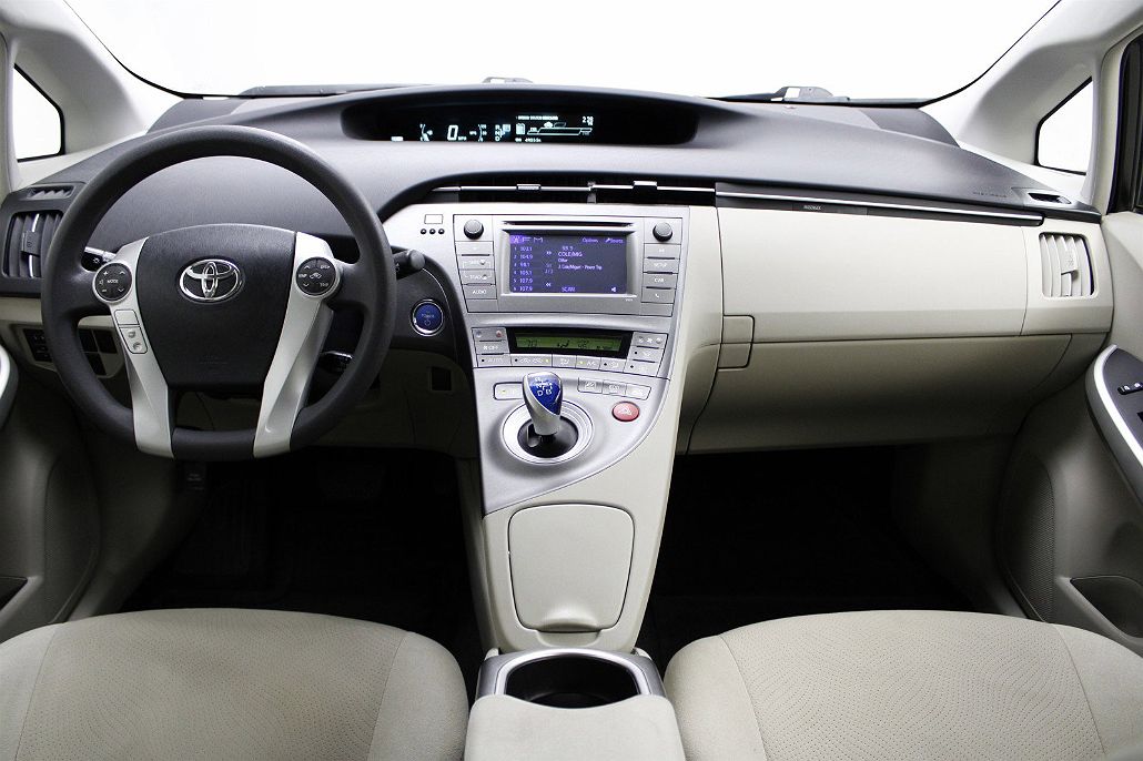 2015 Toyota Prius Two image 1