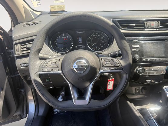 2017 Nissan Rogue Sport S photo 11