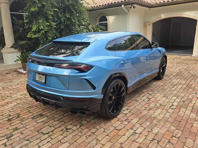 2022 Lamborghini Urus