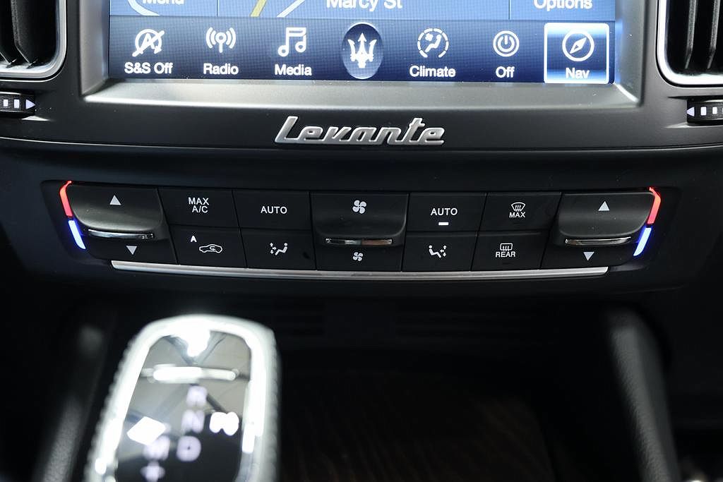 2019 Maserati Levante null image 28