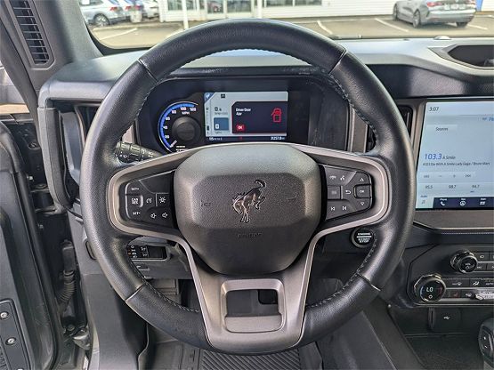 2023 Ford Bronco Outer Banks photo 11