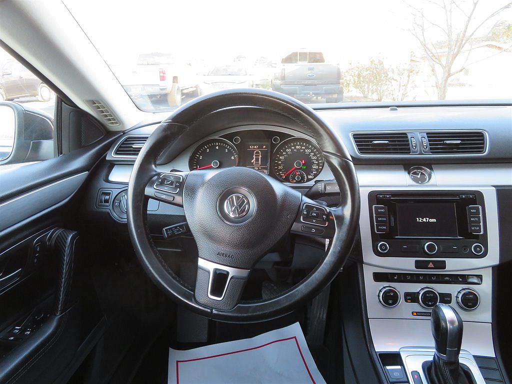 2015 Volkswagen CC R-Line image 11