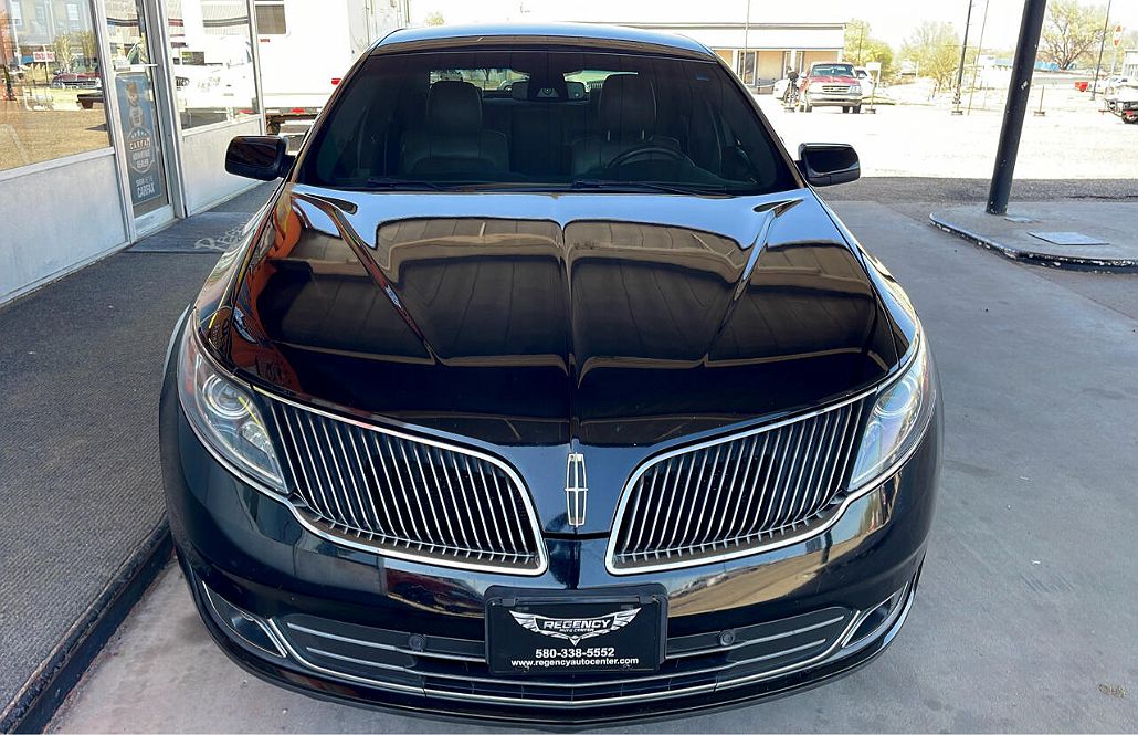 2016 Lincoln MKS null image 2