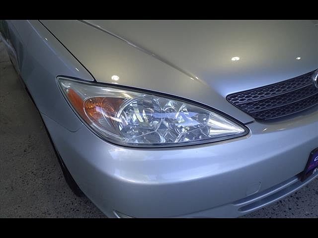 2004 Toyota Camry null image 2