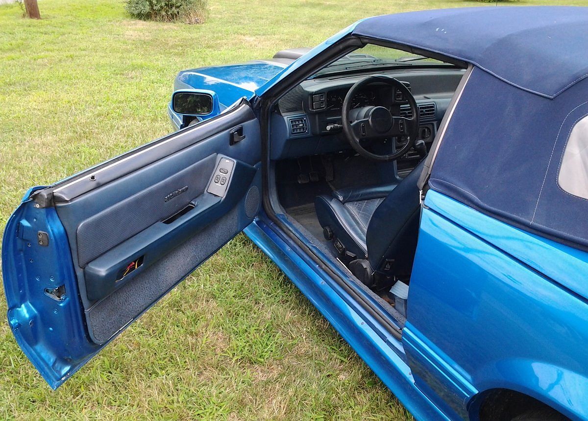 1988 Ford Mustang LX image 15