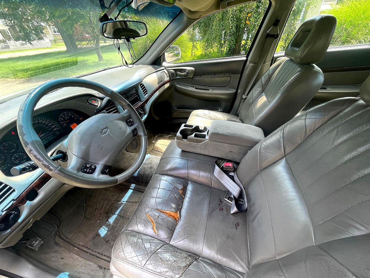 2000 Chevrolet Impala Base image 7