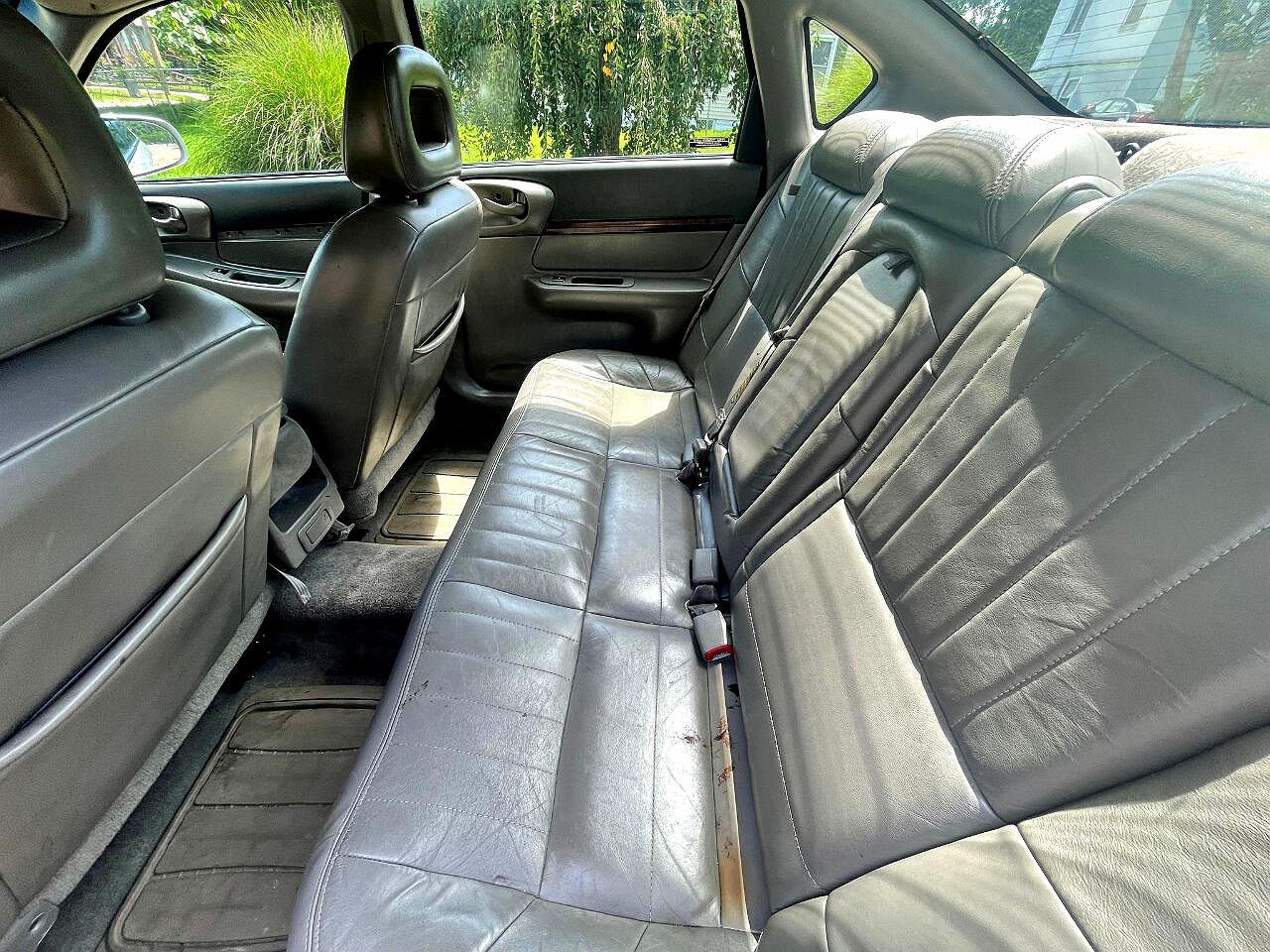 2000 Chevrolet Impala Base image 8