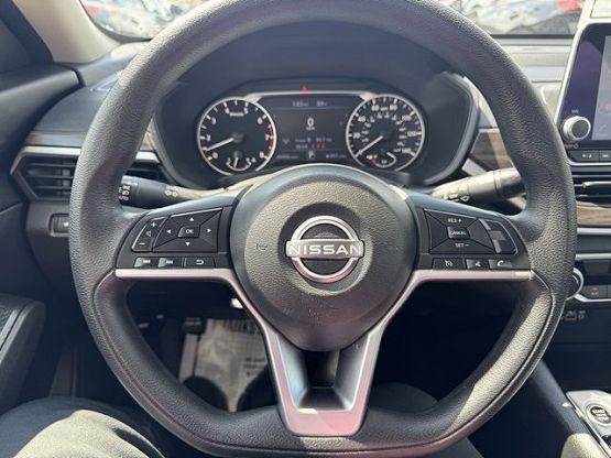 2024 Nissan Altima 2.5 SV photo 11