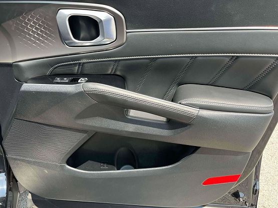 2025 Kia Sorento SX photo 3