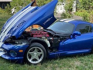 1996 Dodge Viper GTS image 2