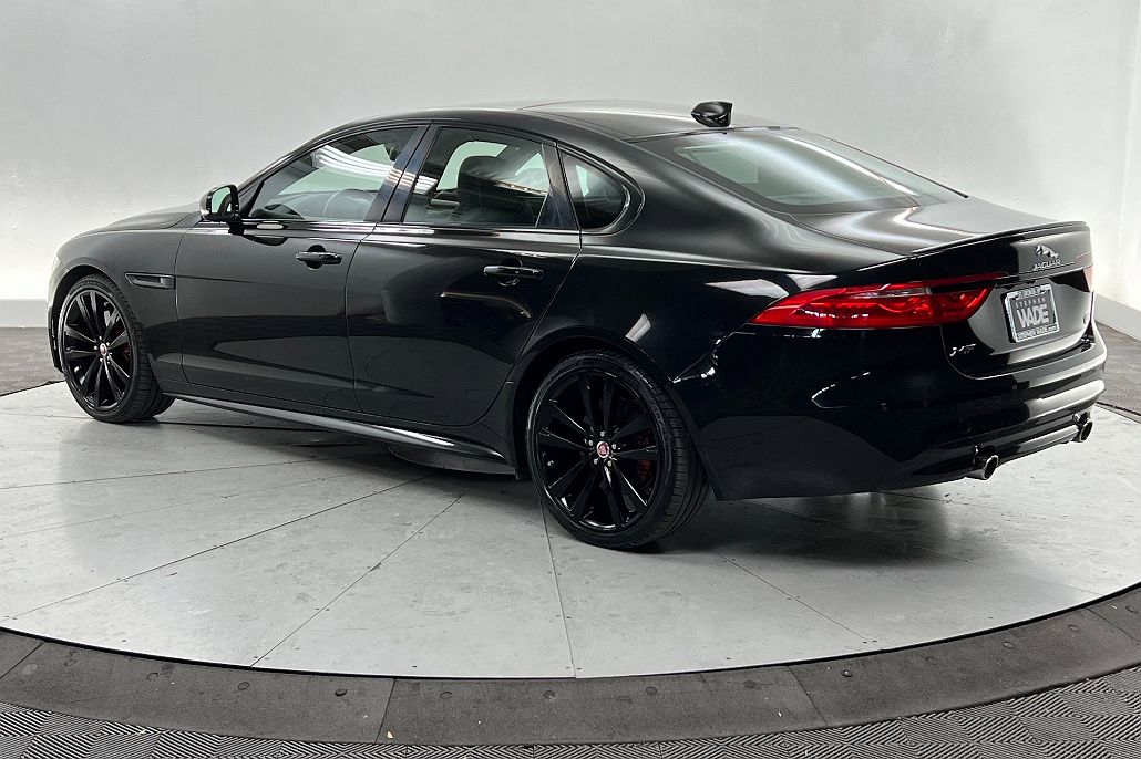 2016 Jaguar XF S image 2