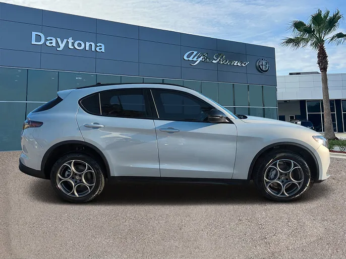 2025 Alfa Romeo Stelvio