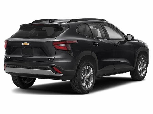 2024 Chevrolet Trax RS image 1