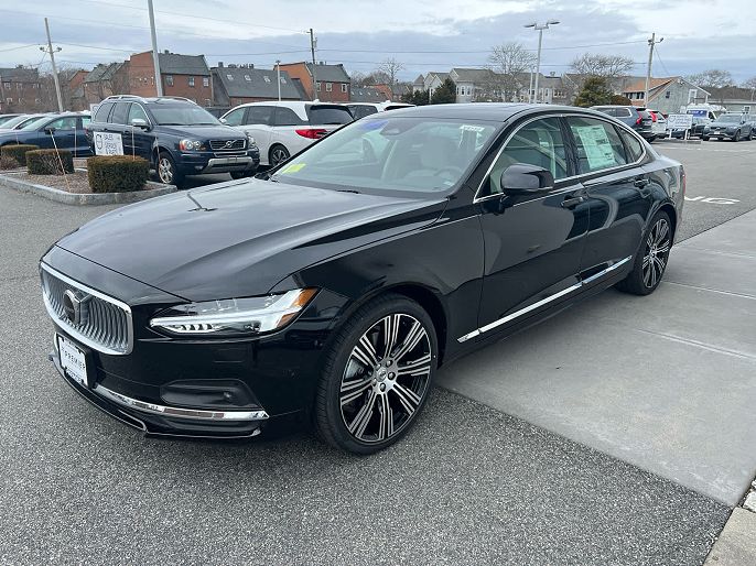 2025 Volvo S90