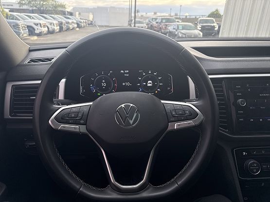 2022 Volkswagen Atlas V6 SE Technology photo 2