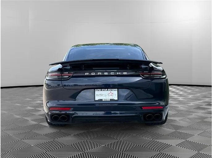 2018 Porsche Panamera