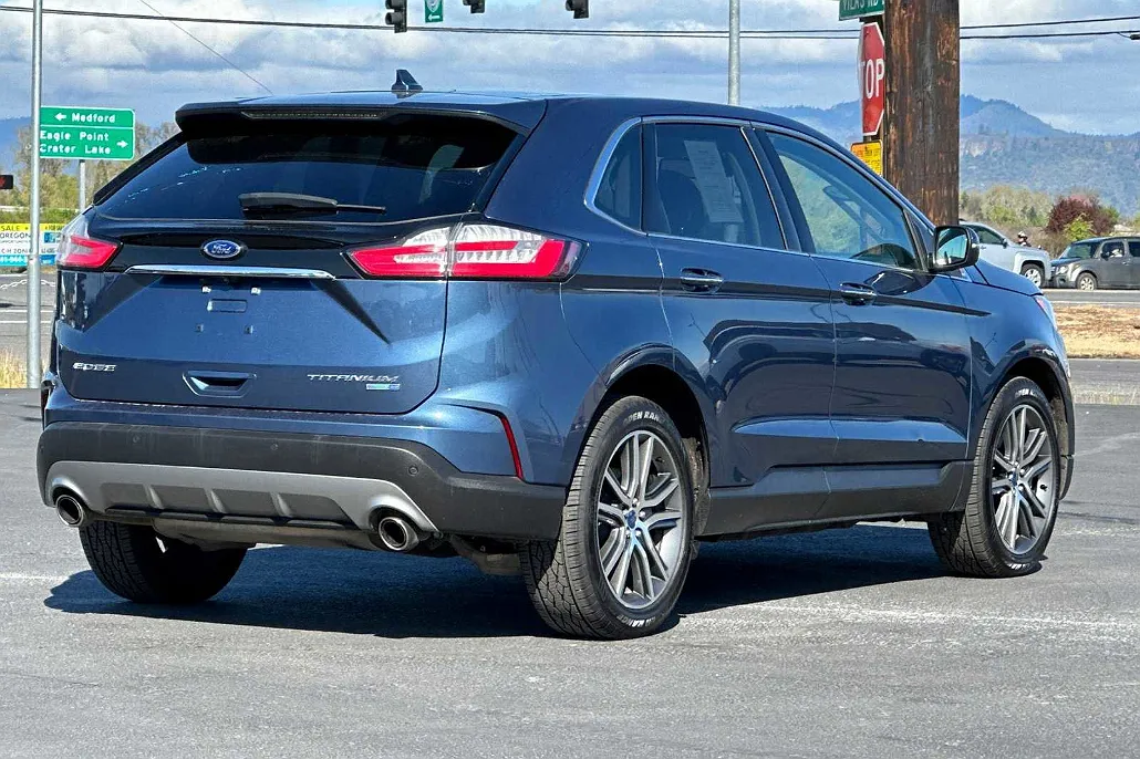 2019 Ford Edge Titanium image 3