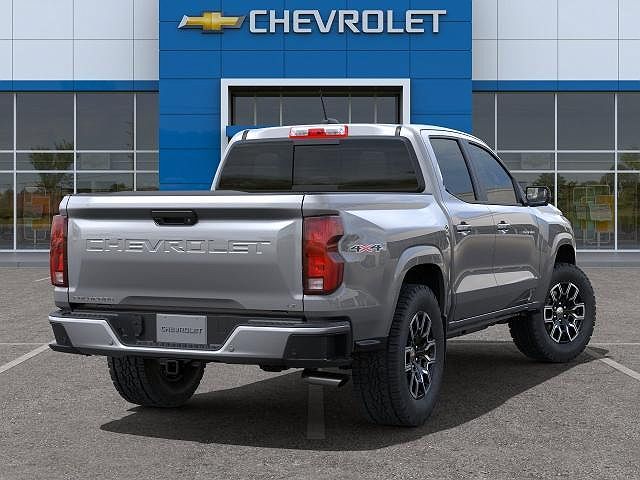 2024 Chevrolet Colorado LT image 3